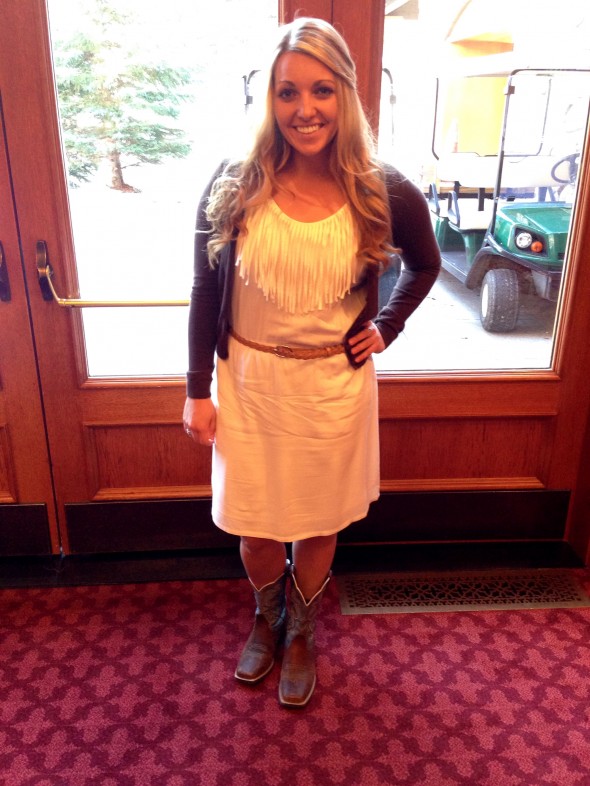 BYU-Idaho student Lindsay Loveland stole the show in her white dress, thin braided belt, cardigan and boot combo. I absolutely loved the fringe detail on her dress—it added the perfect touch of glam, without being over the top. Although I could be wrong, I believe she mentioned that it’s a piece from Ariat.  